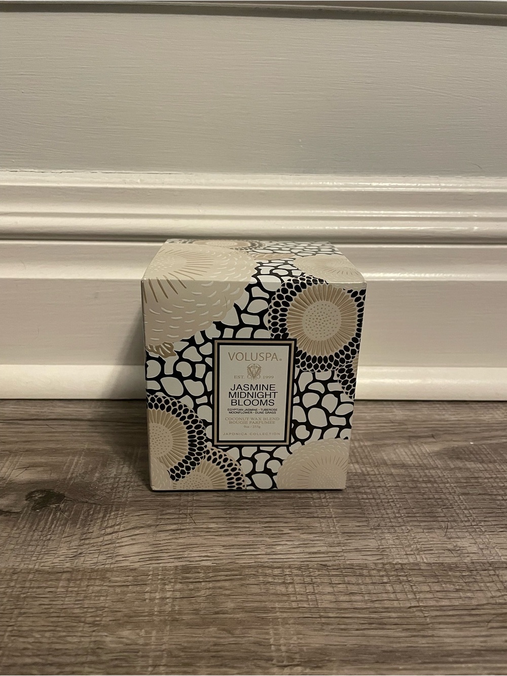 Voluspa Jasmine Midnight Blooms Candle - Cream and Gold Glass